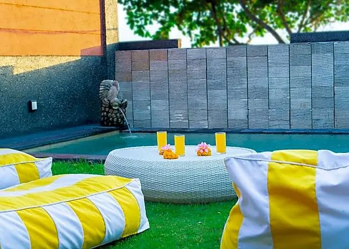 Sunrise Villa, Seaview. Gate Too Beachfront. 3* バリ島