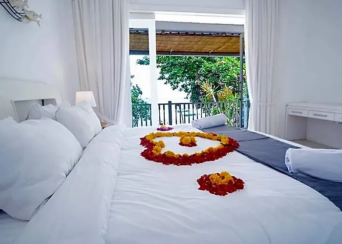 ホテル Sunrise Villa, Seaview. Gate Too Beachfront. バリ島