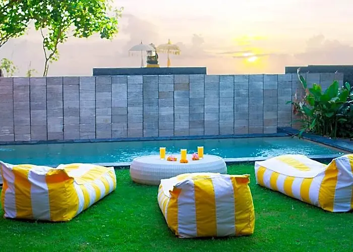 Sunrise Villa, Seaview. Gate Too Beachfront. 3*