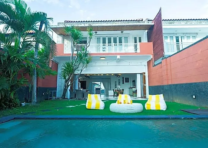 Sunrise Villa, Seaview. Gate Too Beachfront.