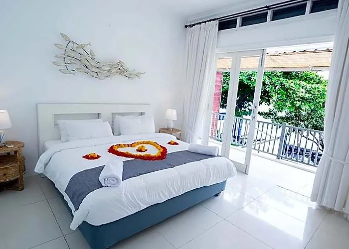 Sunrise Villa, Seaview. Gate Too Beachfront. ホテル
