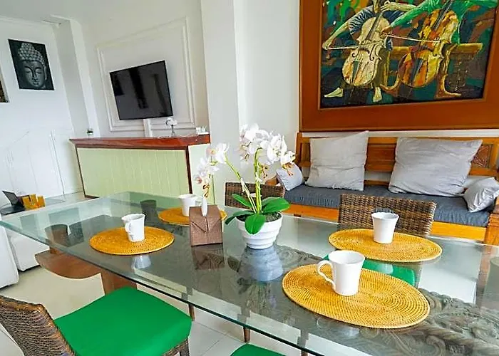 ホテル Sunrise Villa, Seaview. Gate Too Beachfront. 3*