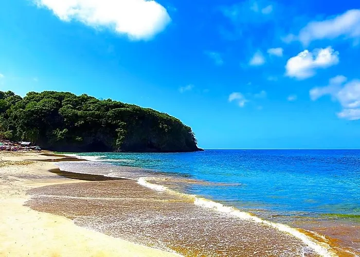 Sunrise Villa, Seaview. Gate Too Beachfront. ホテル